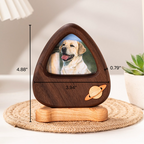 Wooden photo frame with a dog's picture, measurements indicated, on a light background.
