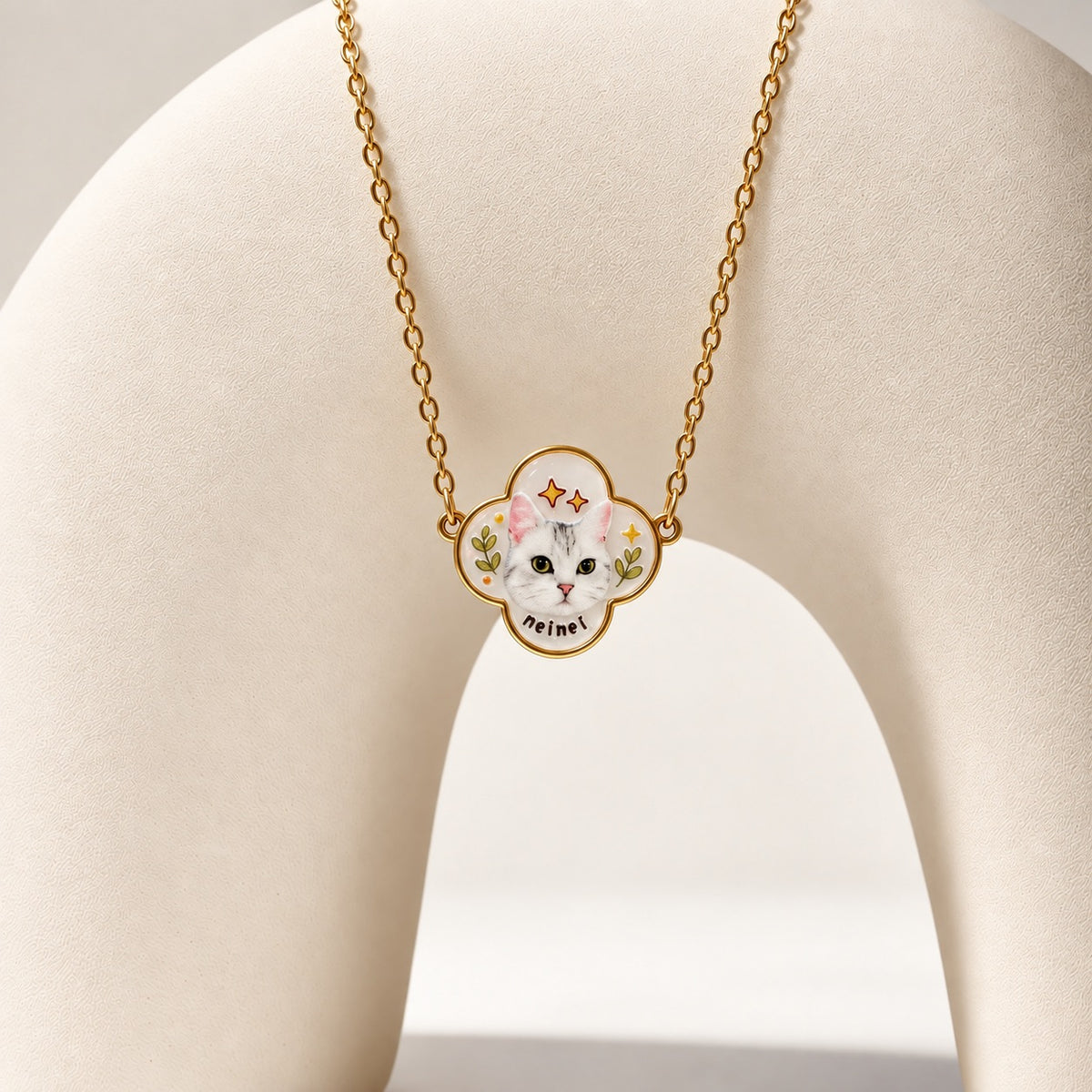 Gold-tone mother-of-pearl clover pet portrait necklace with custom cat photo and name neinei